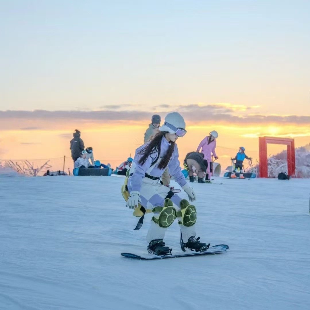 湖州云上草原酒店可选双人云上草原滑雪观光2日票含仙侠小镇悬崖乐园,淘宝优惠券,粉丝福利购,淘宝优惠卷