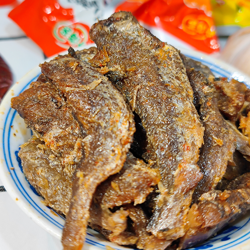 香酥香辣小黄鱼 即食小鱼仔海鲜零食黄花鱼小吃鱼干舟山海鲜零食 - 图1