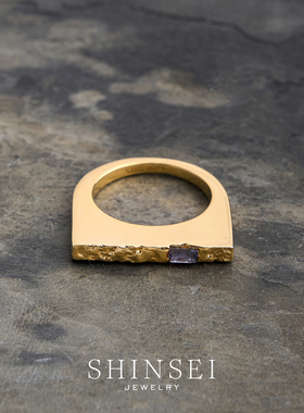 彩石片状设计戒指堇青石