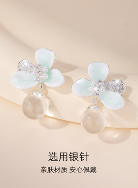 清冷感蓝色花朵耳钉耳饰独特漂亮