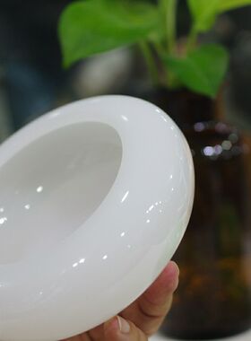 白玉色琉璃创意烟灰缸鱼缸摆件