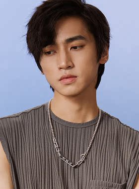 ROADLATIVE原创“努力幸运上岸”吊牌文字钛钢马蹄形项链男礼物