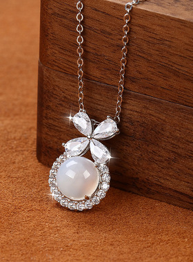 纯银s925在逃公主玉髓蝴蝶结项链女时尚轻奢甜美高级感小红书爆款