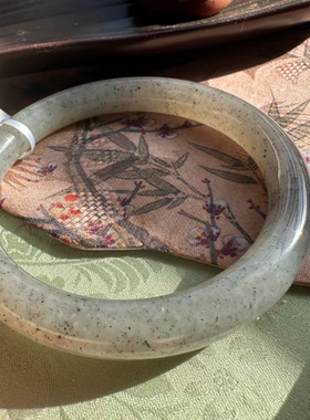 青花籽料新疆和田玉手镯玉镯子58圈口圆条