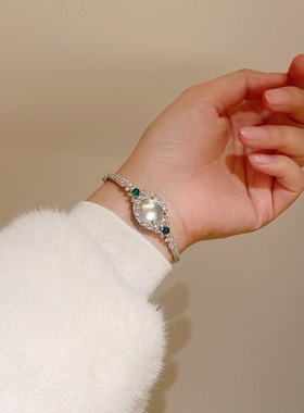 围镶蛋形水沫玉手镯玻璃种国风