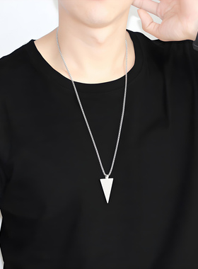 钨金三角形项链送男友生日礼物