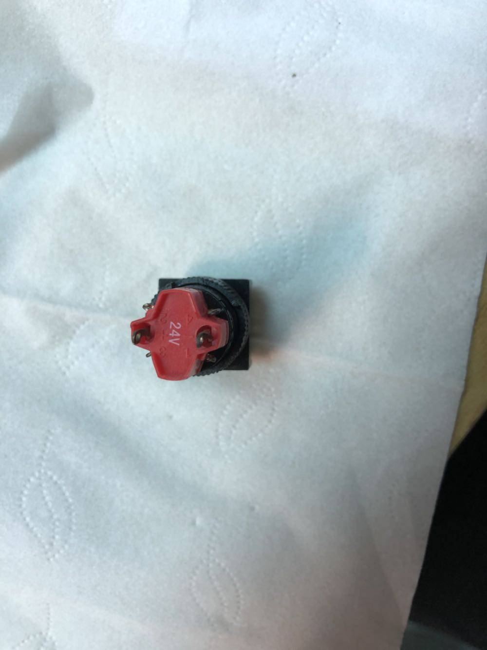 按钮LAS1 红色底座按钮 圆形正方形长方形6脚10脚带灯 开孔16mm - 图1