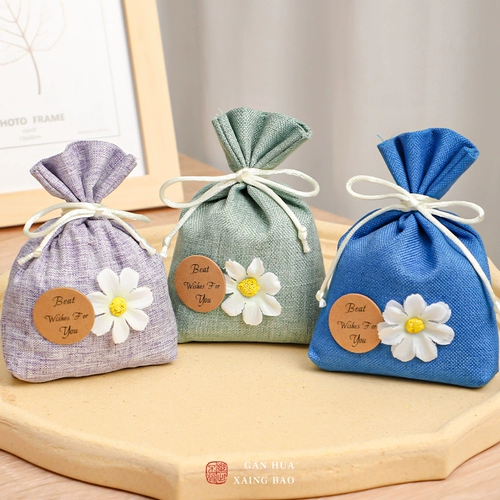 Ароматерапевтические автомобили для аромата сада сада с длинными деградированными лепестками с длинными насекомыми, сухими лепестками, мешками для ладана, крестцовым ароматом