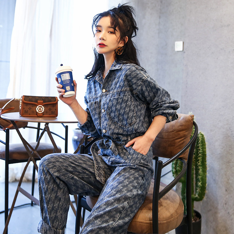 连体裤女春2022新款网红潮牌满印潮流宽松高腰显瘦水洗牛仔连衣裤_虎窝淘