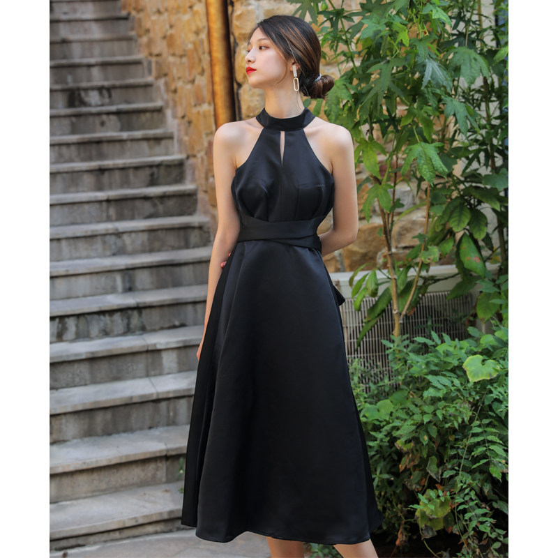 赫本复古小黑裙年会A裙派对小礼服修身挂脖法式长裙收腰连衣裙女