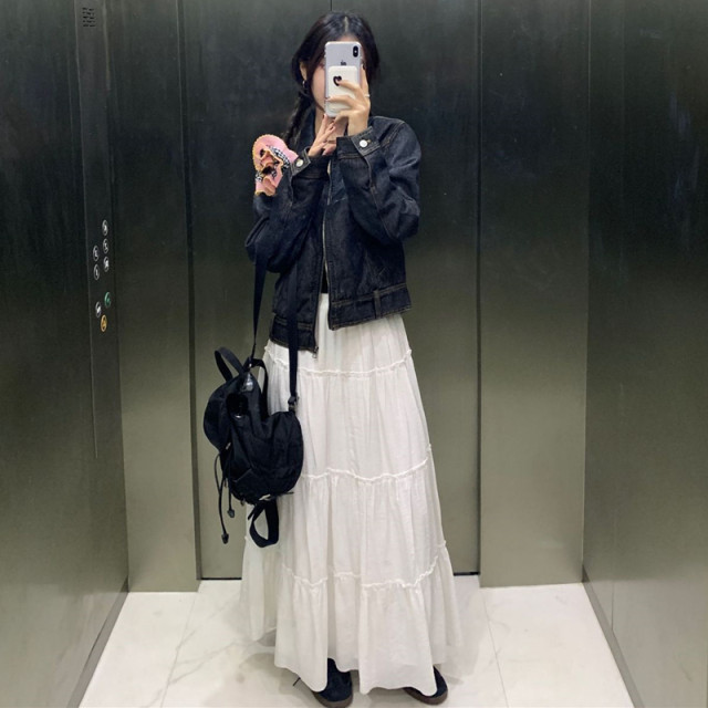 Sweetly white A -line cake half -body skirt mid -length 2024 spring and summer girl covers thin casual pleated umbrella skirt