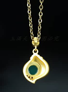 天然高冰玉髓帝王绿海螺吊坠玛瑙