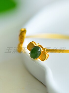 新疆天然和田玉碧玉凯蒂猫手镯
