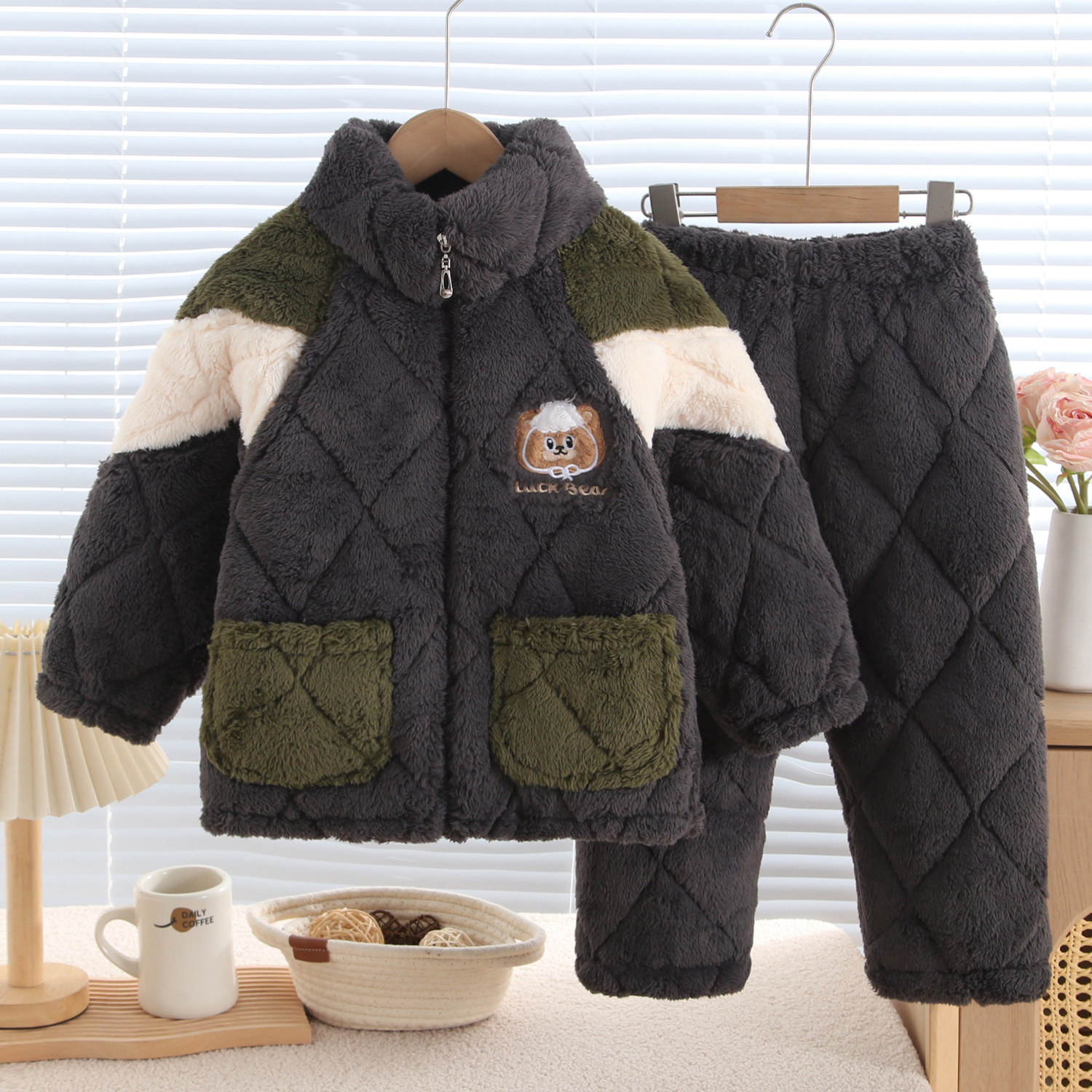 儿童睡衣冬季三层加厚夹棉法兰绒加厚男孩拉链立领中大童家居服,淘宝优惠券,粉丝福利购,淘宝优惠卷