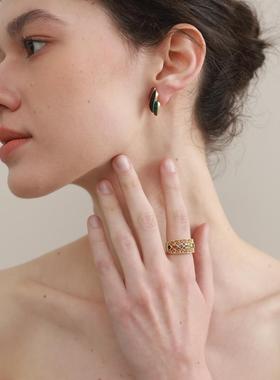 SOLDEVERANO镂空彩宝戒指