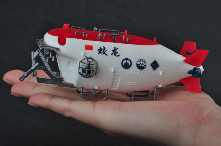 小号手拼装模型1/72 中国蛟龙号 深海勇士 奋斗者 载人潜水艇益智 - 图1