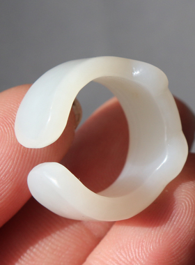 市场价6000亏本380回馈俄罗斯细腻老坑料羊脂白玉17.5mm猫戒A8