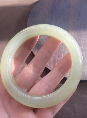 新疆且末淡黄口黄玉料58.5mm手镯