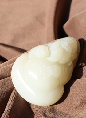 俄罗斯白玉芭莎弥勒笑佛手把件