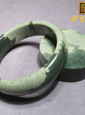 惊呆了方言罕见孤品老熟意境黄皮沙枣青籽料军绿色56mm手镯套装w1