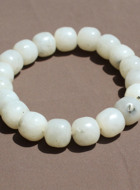 新疆油润高脂含特殊黑铁矿石白玉