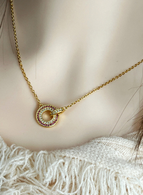 网红小红书爆款热卖环扣玫红钻项链女时尚小众设计感甜酷锁骨链潮