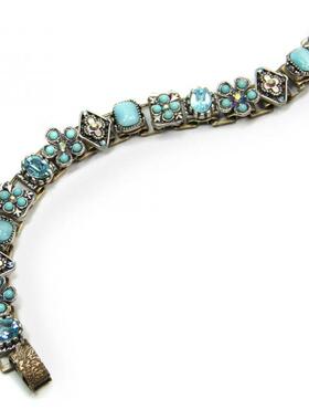 浅蓝色雕刻图案水晶绿松石手链