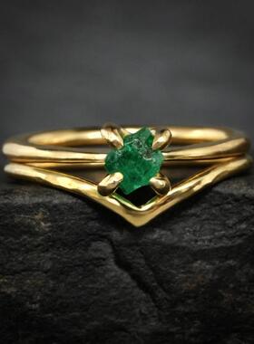黄金天然翡翠祖母绿宝石镶嵌戒指