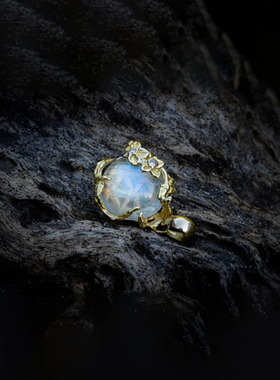 黄金白金女彩虹月石钻石项链镶嵌