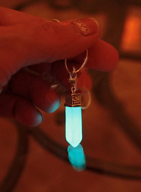 精致真正水晶石英镀银帽夜光项链