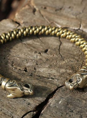 复古维京男黄铜狼荒野动物手镯