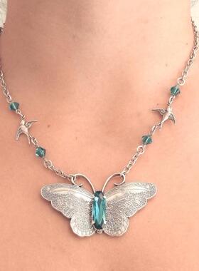 华丽蓝色椭圆水晶银色蝴蝶项链