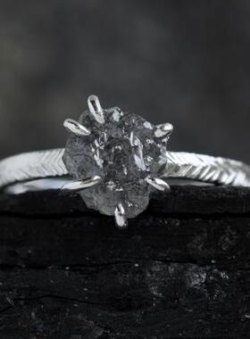 复古天然原始灰色钻石订婚戒指