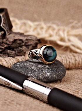 纯银蓝色虎眼石宝石镶嵌男士戒指
