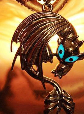 银色无牙龙电影灵感发光夜光项链