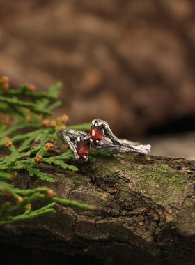 天然石榴石两颗宝石树枝纯银戒指