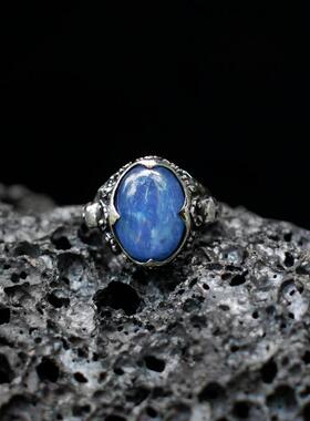 天然蓝晶石宝石银色骷髅雕刻戒指