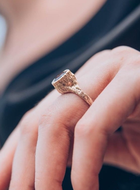 14K纯黄金树皮天然石榴石戒指