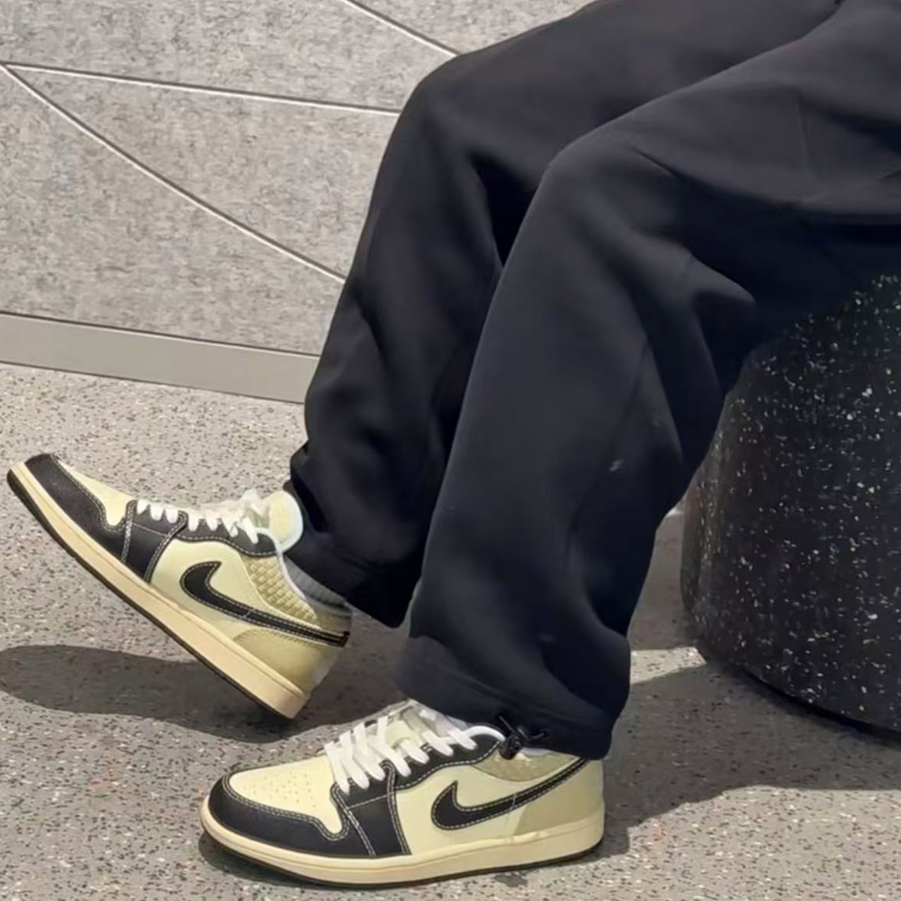 Jordan Air Jordan 1 LOW AJ1低帮复古篮球鞋男款米黑HQ3437-101 - 图0