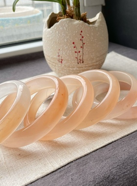 玉手镯俏粉金丝玉甜美天然无优化