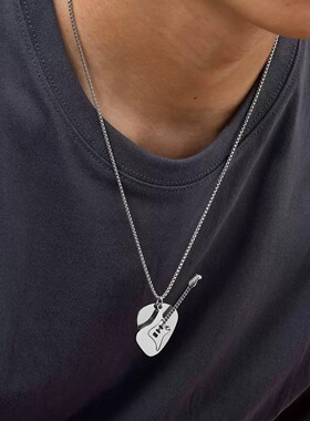 摇滚黑色拨片吉他项链男高级感痞帅小众设计个性蹦迪嘻哈钛钢配饰