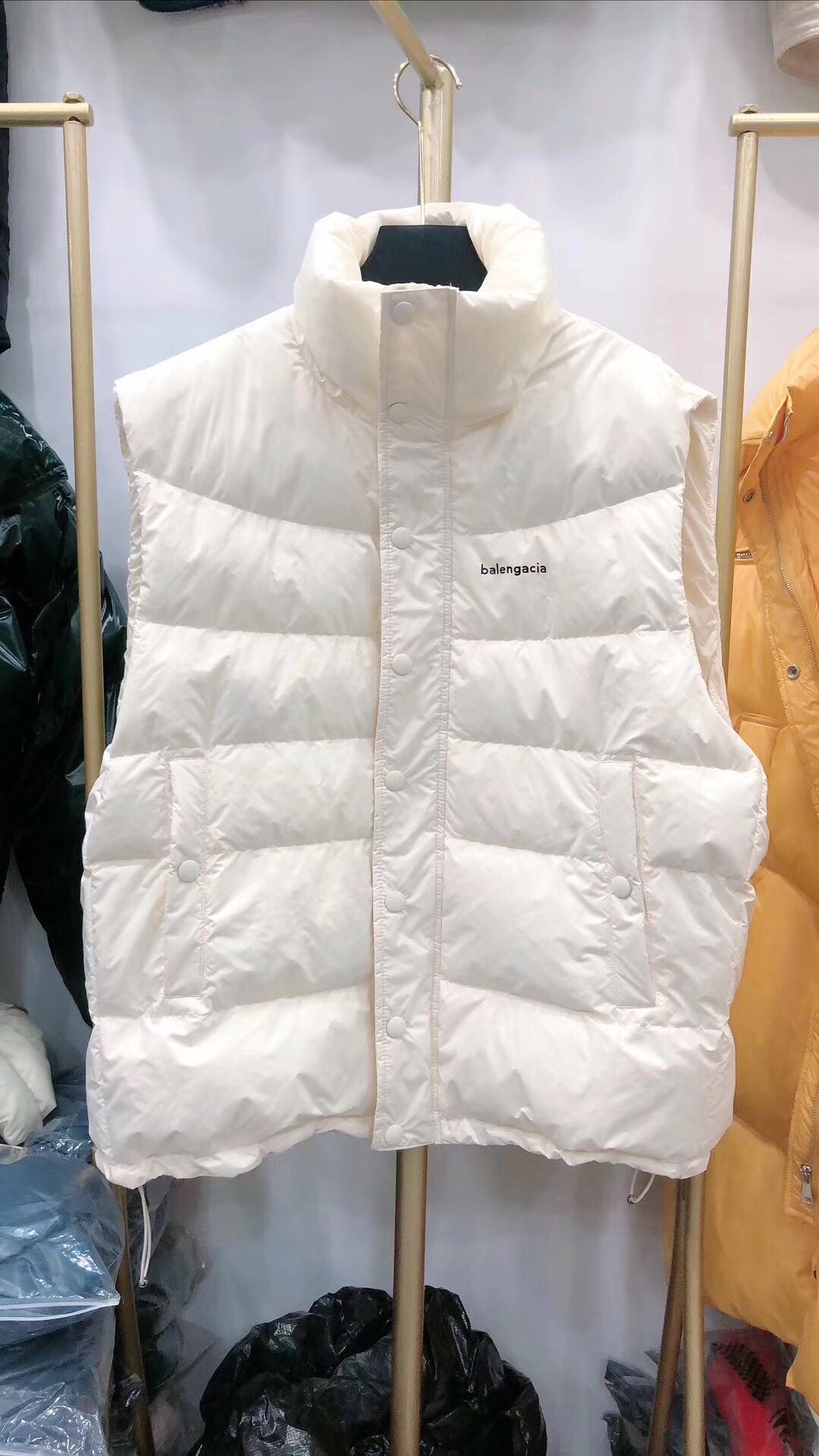秋冬新品韩版坎肩立领加厚背心 短款百搭外套女潮 bf 羽绒服马甲 2019 秋冬新品韩版坎肩立领加厚背心 短款百搭外套女潮 bf 羽绒服马甲 2019