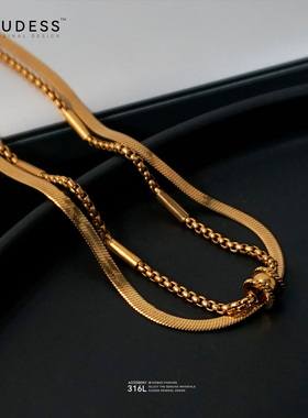 高级感男女同款吊坠锁骨链GUDESS