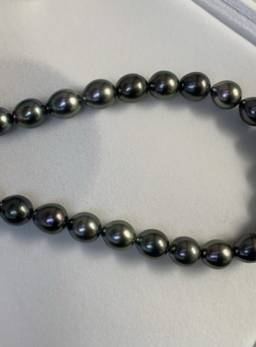 大溪地项链10-11mm极微微瑕高亮泽蛋形天然色纯银扣