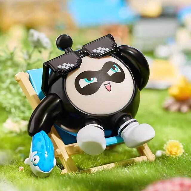 Genuine Eggman Party Let's go on a picnic together, blind box hand-made toys, trendy doll ornaments, game peripherals, birthday gifts