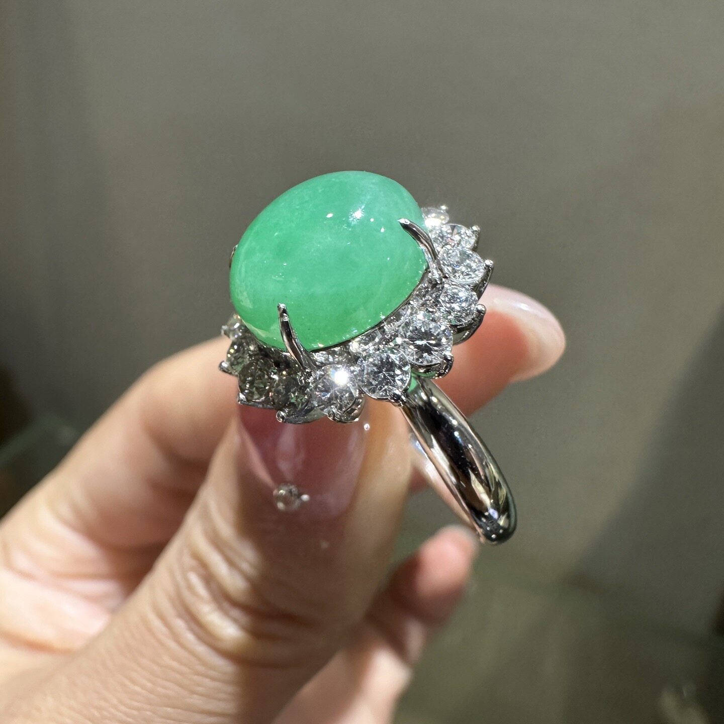 NEWDELLA cabochon jadeite ring