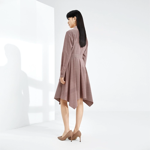 Дизайнерское весеннее платье, тренд сезона, 22 года