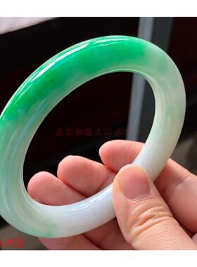精品缅甸老坑翡翠色一抹阳绿胖圆条玉镯子白底青手镯清新国风感女