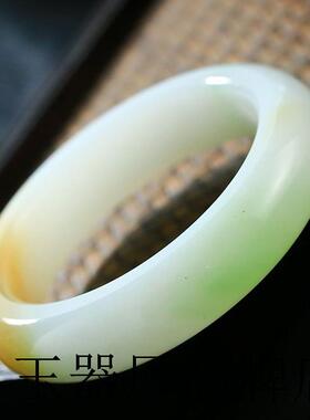 精品老坑和田玉俏色三彩手镯且末糖翠青玉镯子青海料女款正装礼物