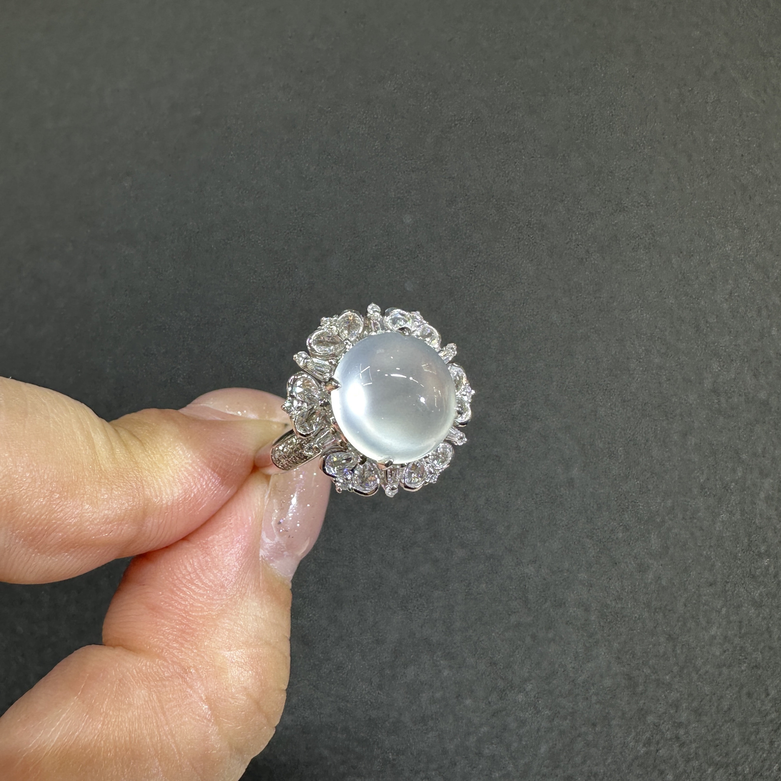 缅甸A货玻璃种白冰蛋面翡翠戒指18k金钻石起光双眼皮白蛋翡翠女戒,淘宝优惠券,粉丝福利购,淘宝优惠卷